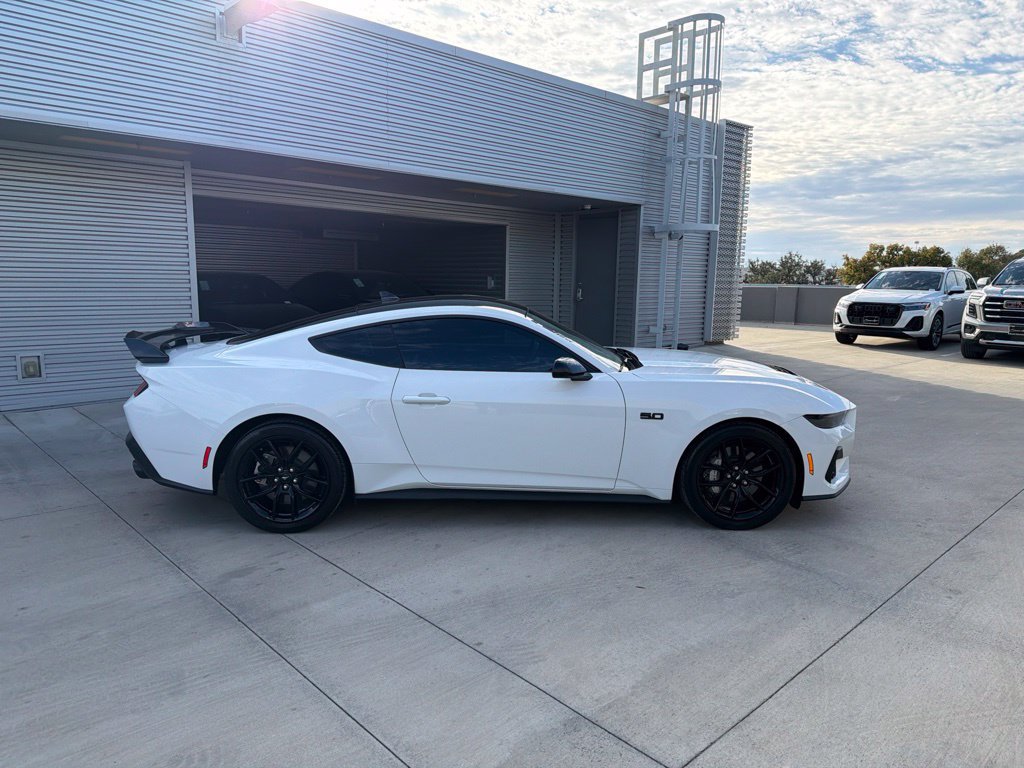 Used 2024 Ford Mustang GT RWD image 9