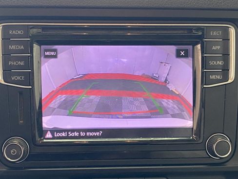 Used 2018 Volkswagen Jetta SE FWD image 21