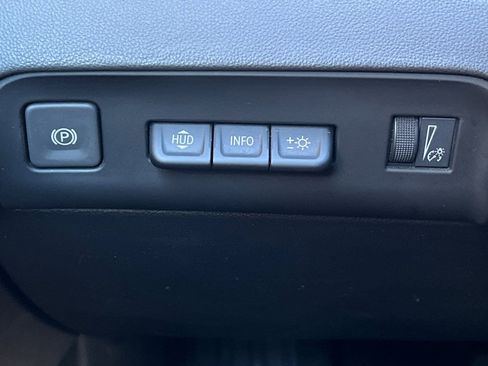 Used 2024 Buick Enclave Premium image 40