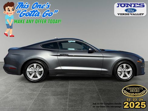 Certified 2022 Ford Mustang Coupe RWD image 8