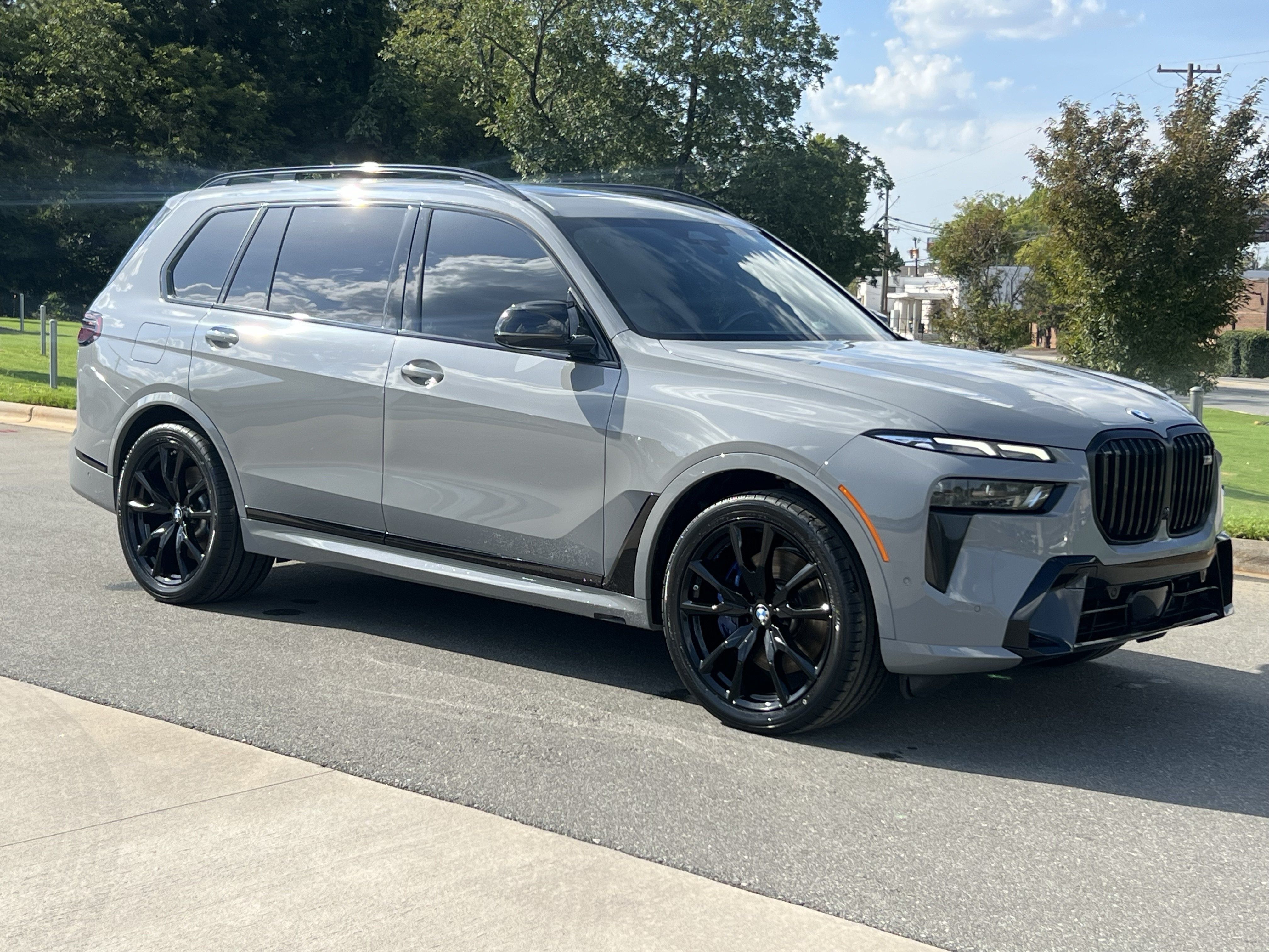 Used 2024 BMW X7 M60i w/ Executive Package AWD/4WD image 2
