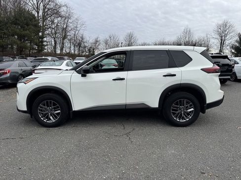 Used 2024 Nissan Rogue S image 3