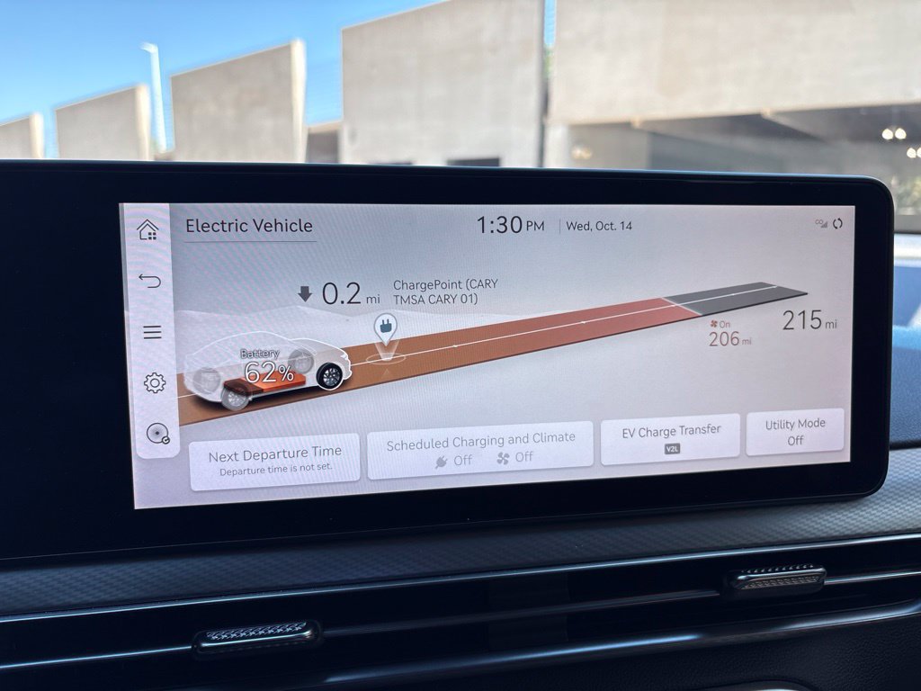 Used 2025 Genesis GV60 RWD image 21