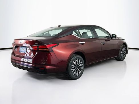Used 2023 Nissan Altima 2.5 SV image 9