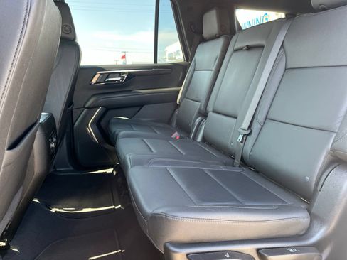 Used 2025 Chevrolet Tahoe LT AWD/4WD image 12
