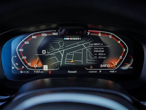 Used 2023 BMW M550i xDrive w/ Dynamic Handling Package image 25