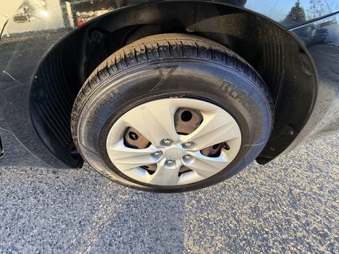 Used 2018 Kia Forte LX image 26