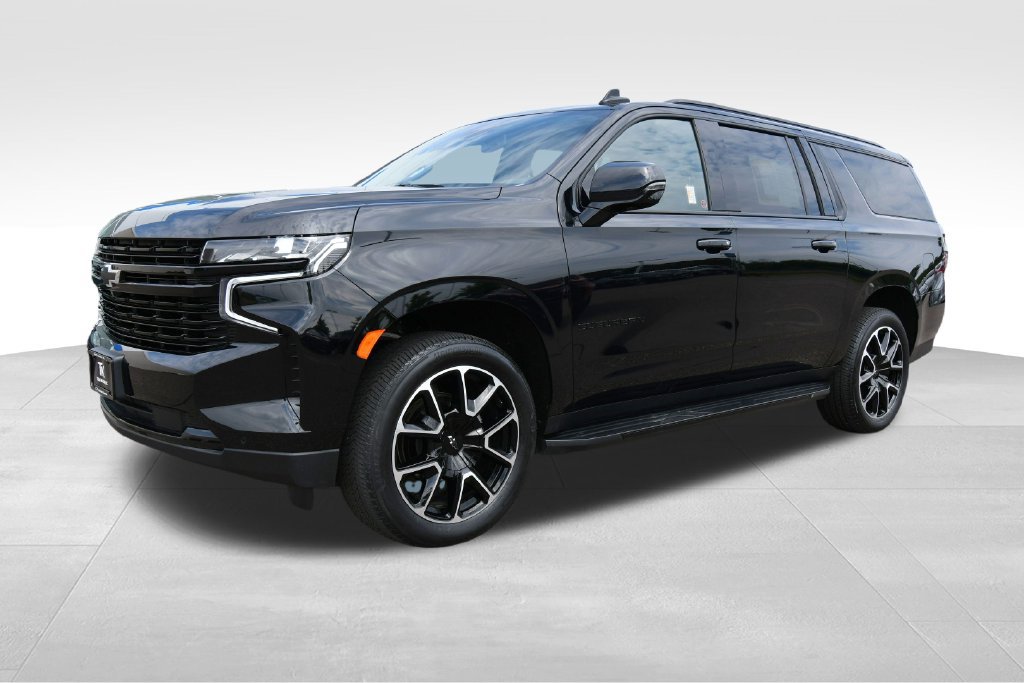 Used 2024 Chevrolet Suburban RST w/ Luxury Package AWD/4WD image 2