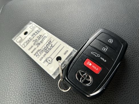 Used 2026 Toyota 4Runner TRD Off-Road Premium AWD/4WD image 37