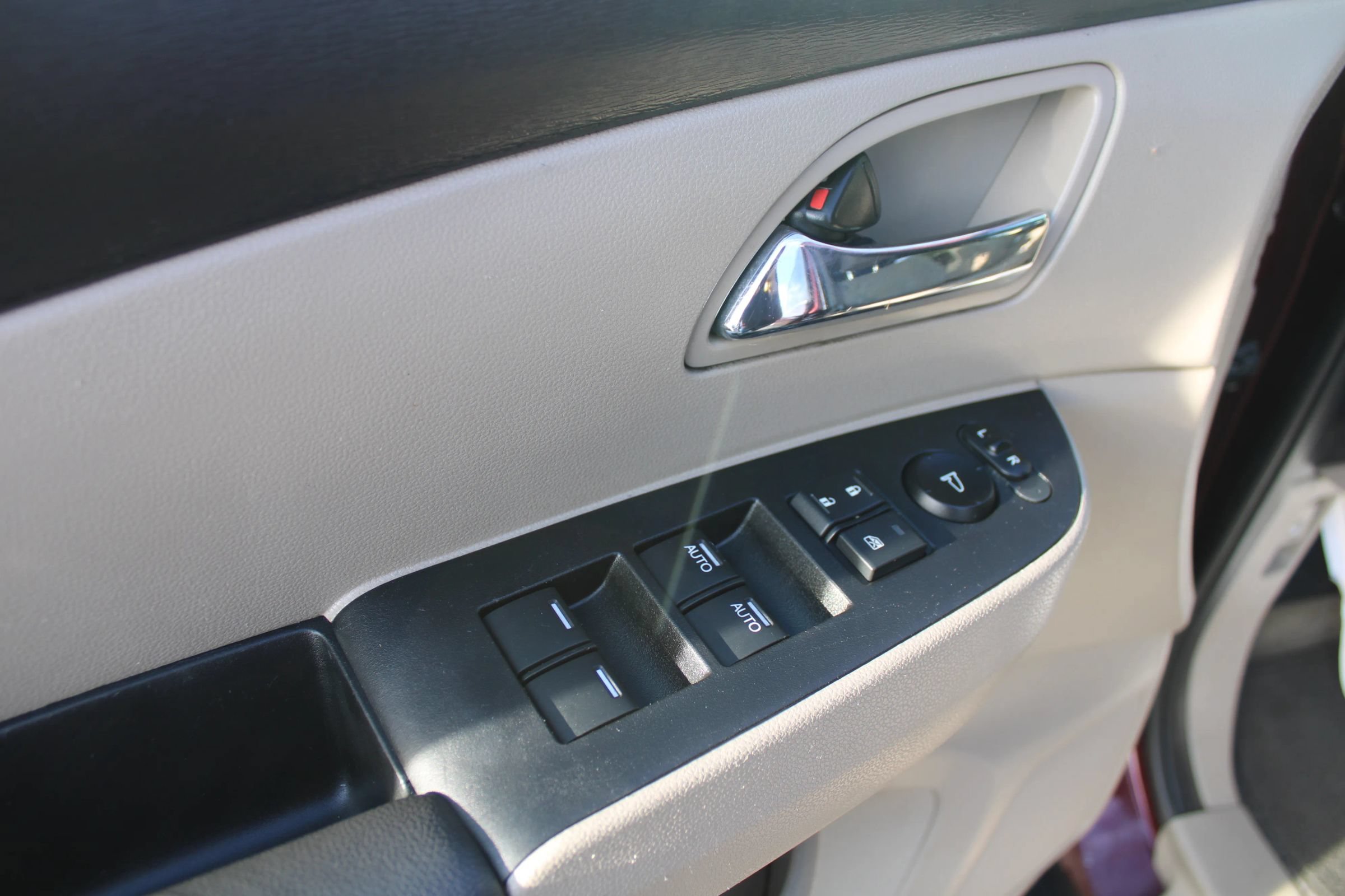 Used 2017 Honda Odyssey LX image 18