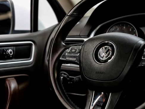 Used 2014 Volkswagen Touareg VR6 AWD/4WD image 23