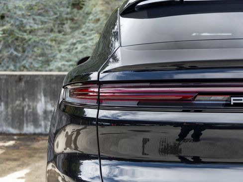 New 2026 Porsche Cayenne Coupe AWD/4WD image 21