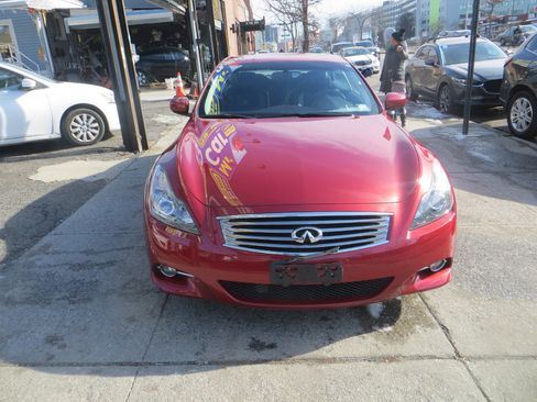 Used 2014 INFINITI Q60 Convertible w/ Premium Package image 3