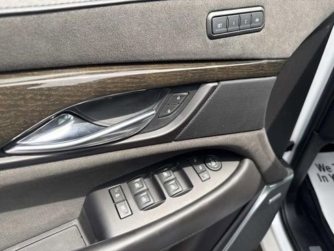 Used 2020 Cadillac Escalade Platinum AWD/4WD image 18