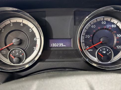 Used 2015 Dodge Grand Caravan SXT FWD image 17