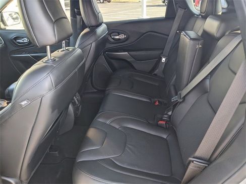 Certified 2020 Jeep Cherokee Latitude Lux w/ Comfort/Convenience Group image 11