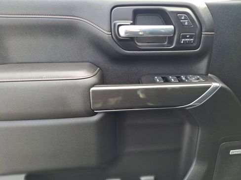 Used 2021 GMC Sierra 2500 AT4 w/ AT4 Preferred Package image 12