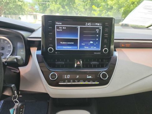 Used 2022 Toyota Corolla LE FWD image 22