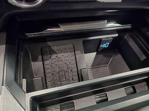 Used 2023 Ford F350 Lariat image 30