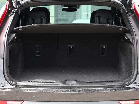 Used 2022 Cadillac XT4 Premium Luxury w/ Cold Weather Package FWD image 8