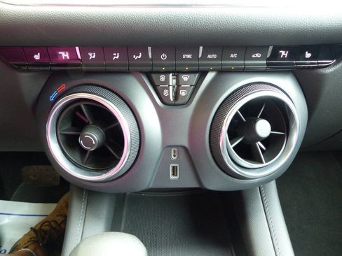 Used 2021 Chevrolet Blazer LT FWD image 50