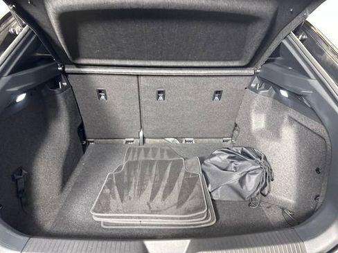 Used 2021 Volkswagen ID.4 Pro image 26