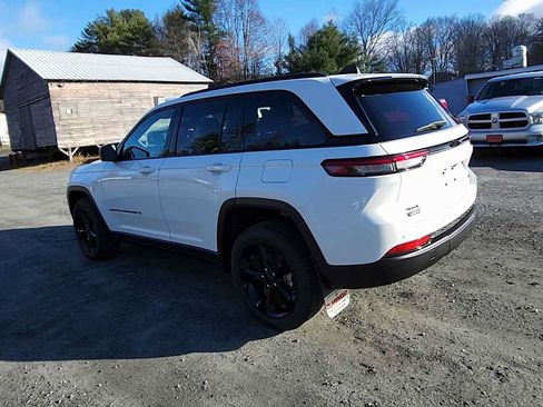 New 2025 Jeep Grand Cherokee Limited w/ Black Appearance Package AWD/4WD image 6
