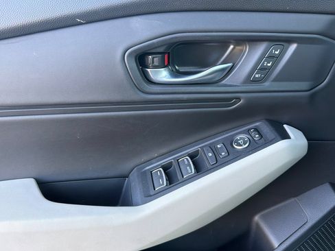 Used 2025 Honda Accord EX-L image 11
