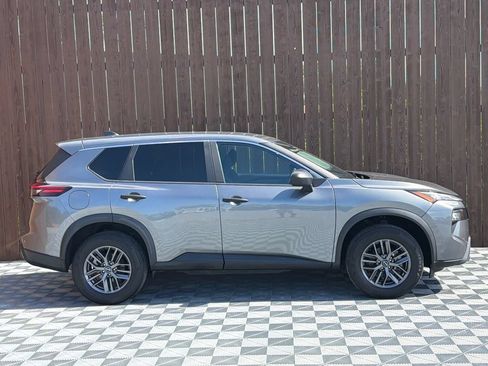 Used 2024 Nissan Rogue S FWD image 12