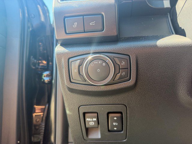 Used 2019 Ford Expedition Limited w/ Equipment Group 301A AWD/4WD image 16