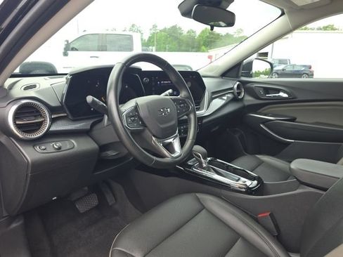 Used 2024 Chevrolet Trax ACTIV FWD image 22