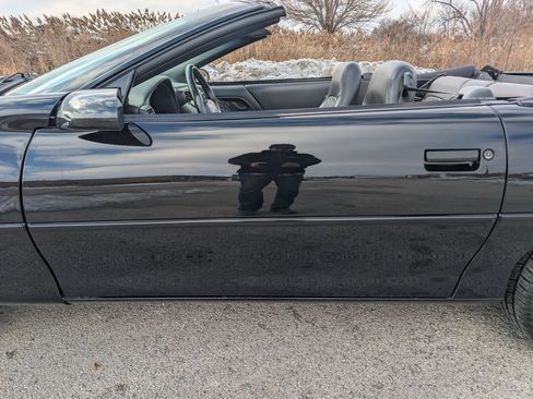 Used 2001 Chevrolet Camaro Z28 w/ SS Performance/Appearance Pkg image 32