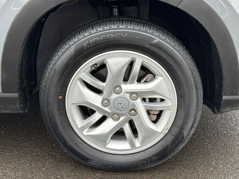 Certified 2023 Hyundai Venue SE image 8