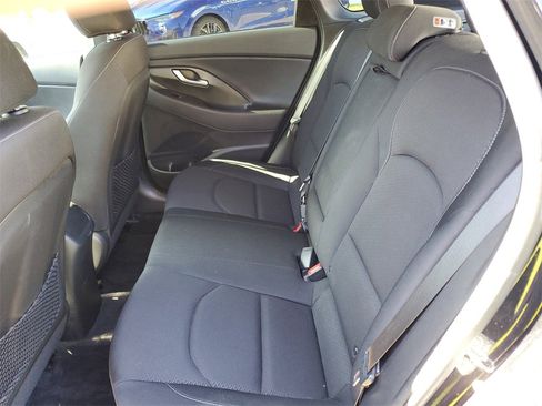 Used 2018 Hyundai Elantra GT image 11