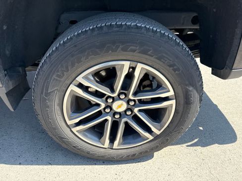 Used 2019 Chevrolet Colorado W/T w/ Custom Special Edition RWD image 12