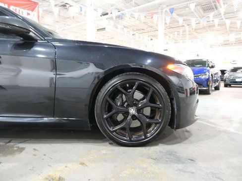 Used 2019 Alfa Romeo Giulia w/ Nero Edizione image 14