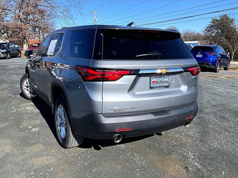 Used 2023 Chevrolet Traverse LS w/ Safety Package image 3