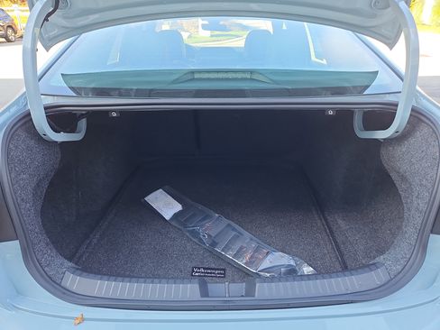 Certified 2025 Volkswagen Jetta GLI Autobahn image 32