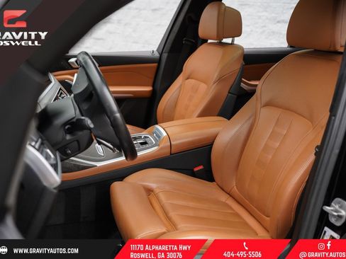 Used 2022 BMW X7 M50i image 23