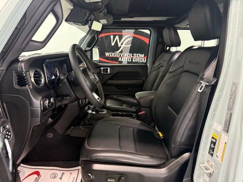 Used 2024 Jeep Wrangler Sahara w/ Technology Group image 9