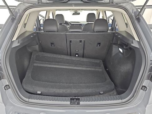 Used 2024 Volkswagen Taos SE image 17