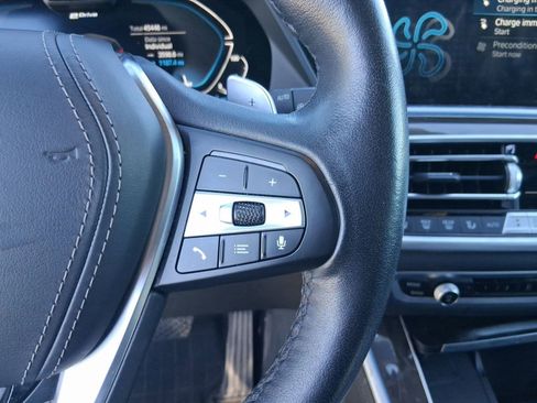 Certified 2022 BMW X5 xDrive45e w/ Executive Package image 21