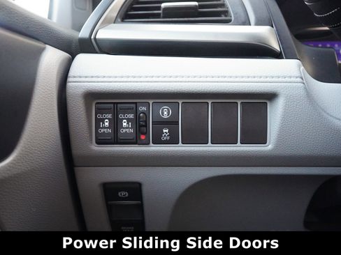 Used 2024 Honda Odyssey EX image 11