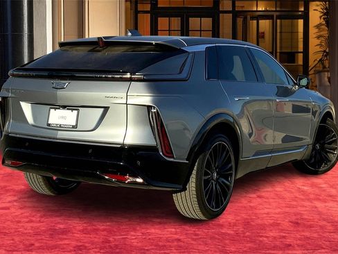 New 2025 Cadillac Lyriq Luxury image 6