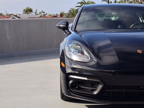 Certified 2023 Porsche Panamera 4 Platinum Edition image 12