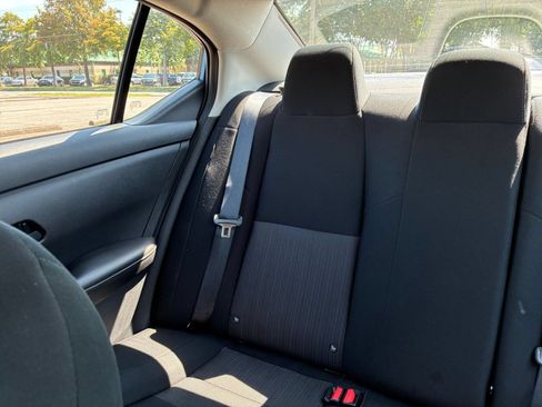 Used 2025 Nissan Sentra SV FWD image 32