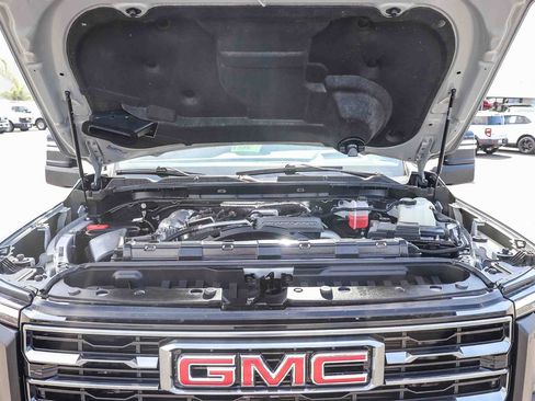 Used 2025 GMC Sierra 2500 AT4 w/ AT4 Premium Plus Package AWD/4WD image 28