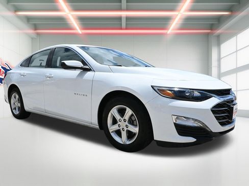 Used 2024 Chevrolet Malibu LT FWD image 4