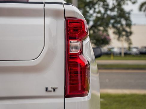 Used 2025 Chevrolet Silverado 1500 LT AWD/4WD image 12