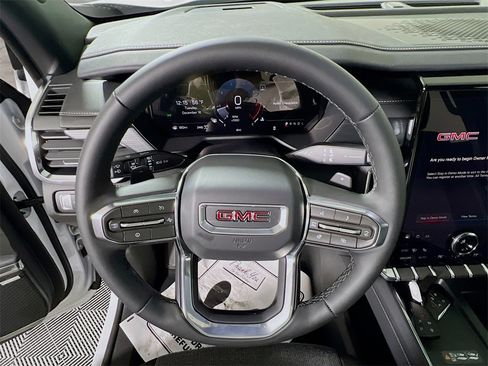 New 2026 GMC Acadia Elevation image 11